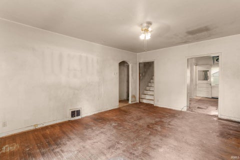 Tiny photo for 1617 E Bowman Street, South Bend, IN 46613 (MLS # 202635283)