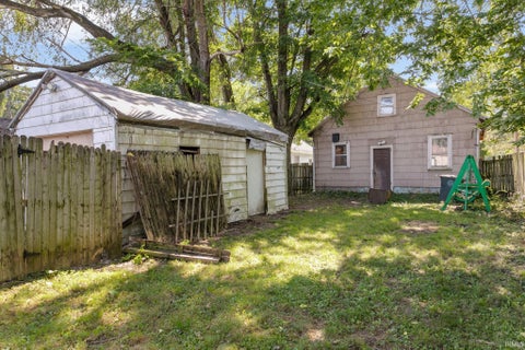 Tiny photo for 1617 E Bowman Street, South Bend, IN 46613 (MLS # 202635283)