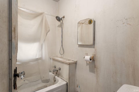 Tiny photo for 1617 E Bowman Street, South Bend, IN 46613 (MLS # 202635283)