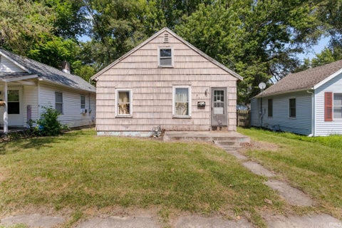 Photo of 1617 E Bowman Street, South Bend, IN 46613 (MLS # 202635283)