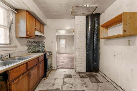 Tiny photo for 1617 E Bowman Street, South Bend, IN 46613 (MLS # 202635283)
