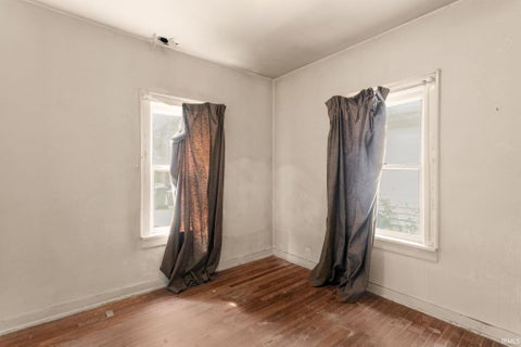Tiny photo for 1617 E Bowman Street, South Bend, IN 46613 (MLS # 202635283)