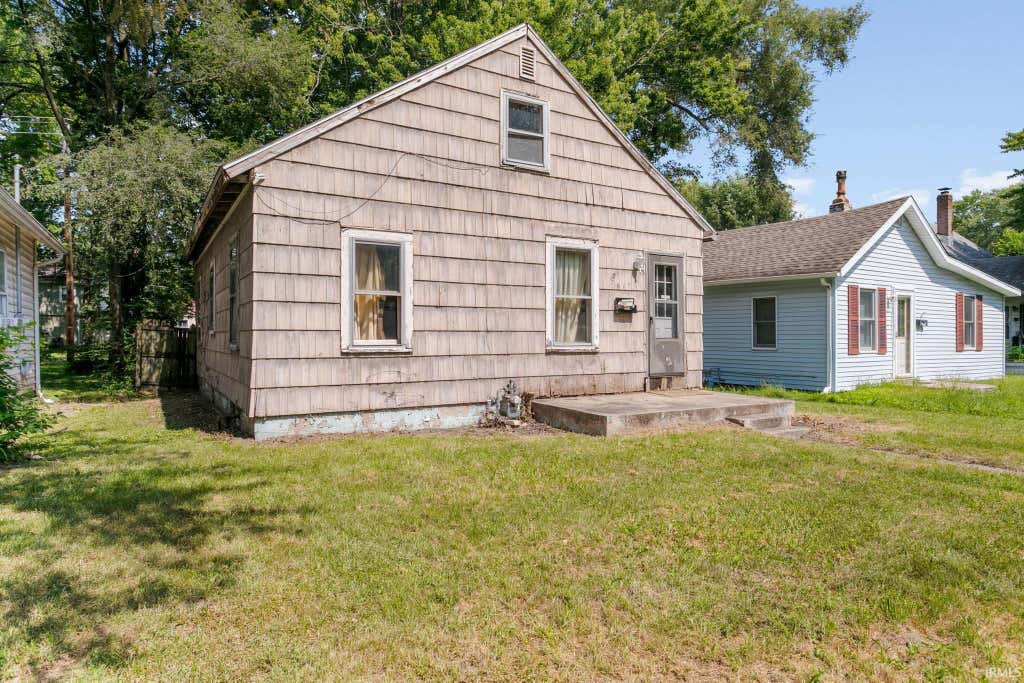 Photo of 1617 E Bowman Street, South Bend, IN 46613 (MLS # 202635283)