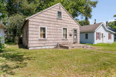 Tiny photo for 1617 E Bowman Street, South Bend, IN 46613 (MLS # 202635283)