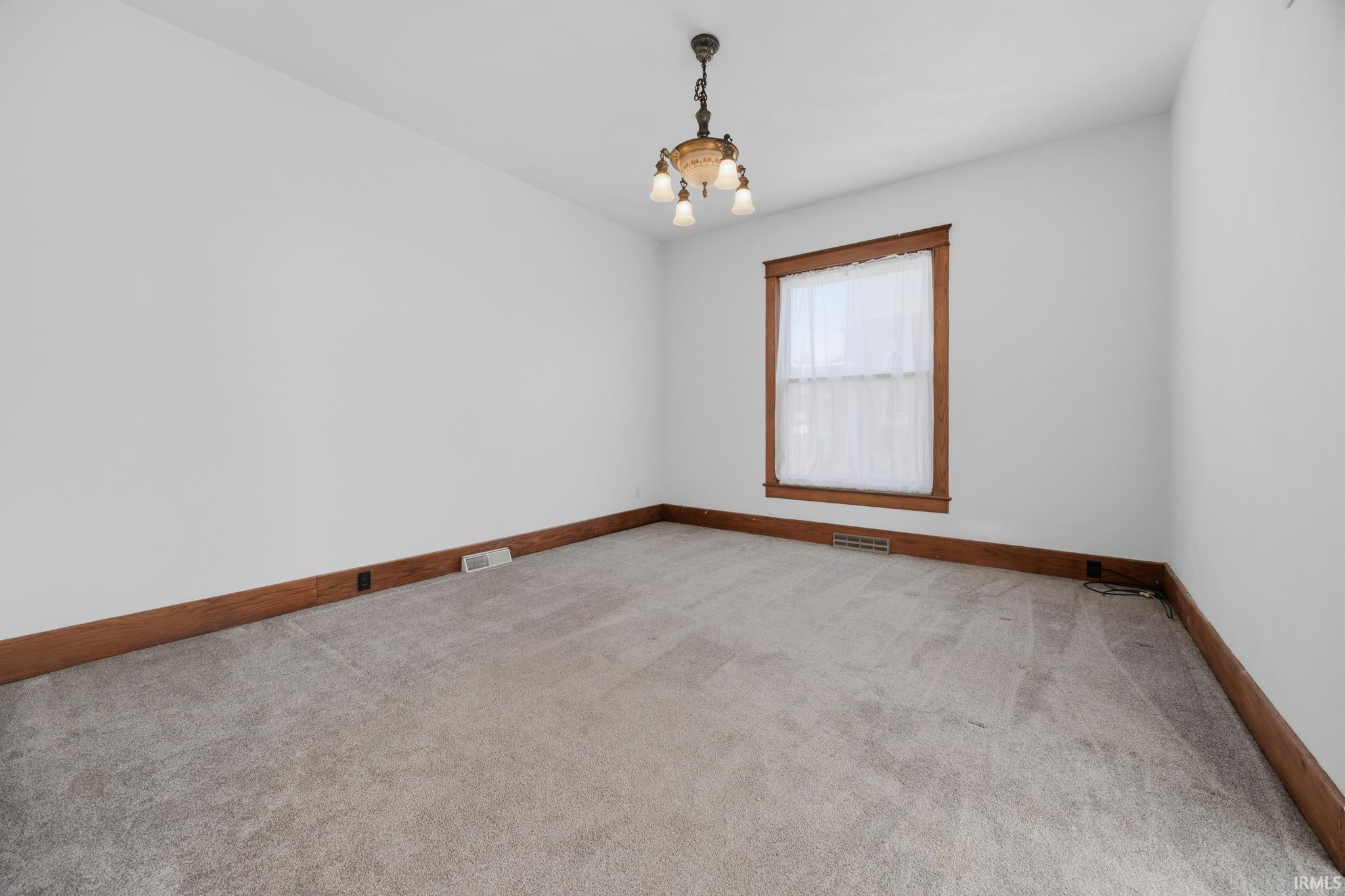404 N Walnut Street
