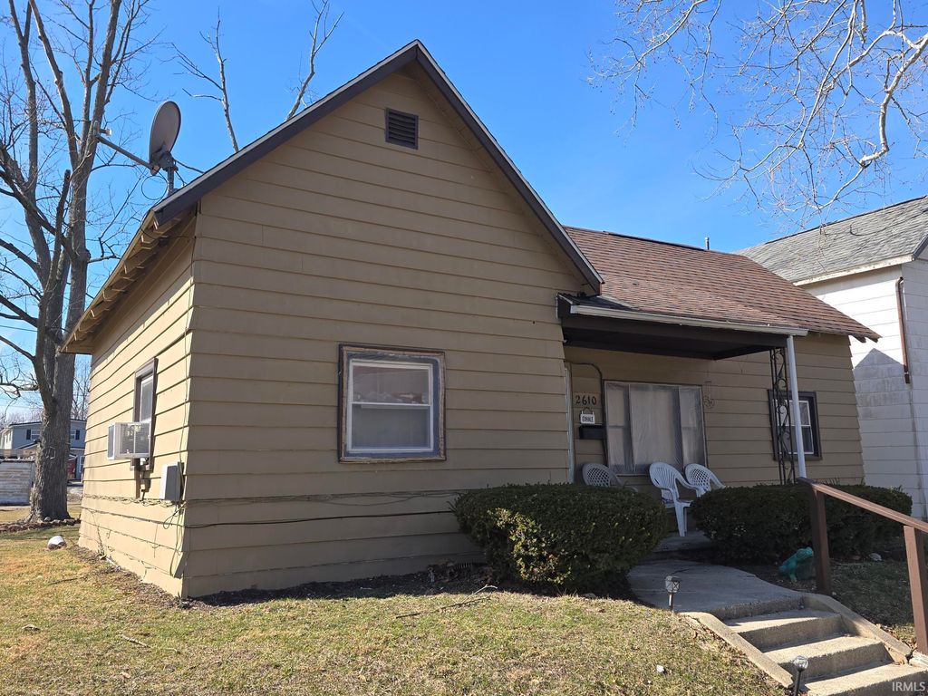 Photo of 2610 S Gallatin Street, Marion, IN 46953 (MLS # 202606646)
