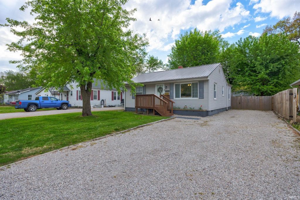 Photo of 2013 Margybeth Avenue, Evansville, IN 47714 (MLS # 202612878)
