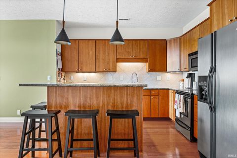 Tiny photo for 225 N 2nd Street #3B, Lafayette, IN 47901 (MLS # 202618618)