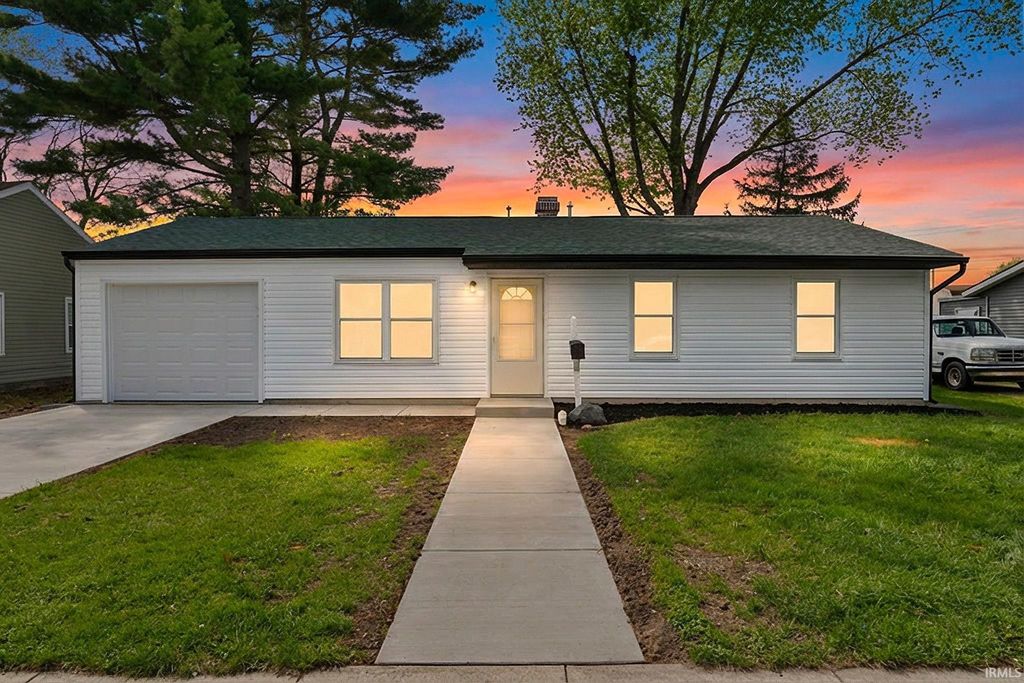 Photo of 526 Lakeland Avenue, Monticello, IN 47960 (MLS # 202613898)