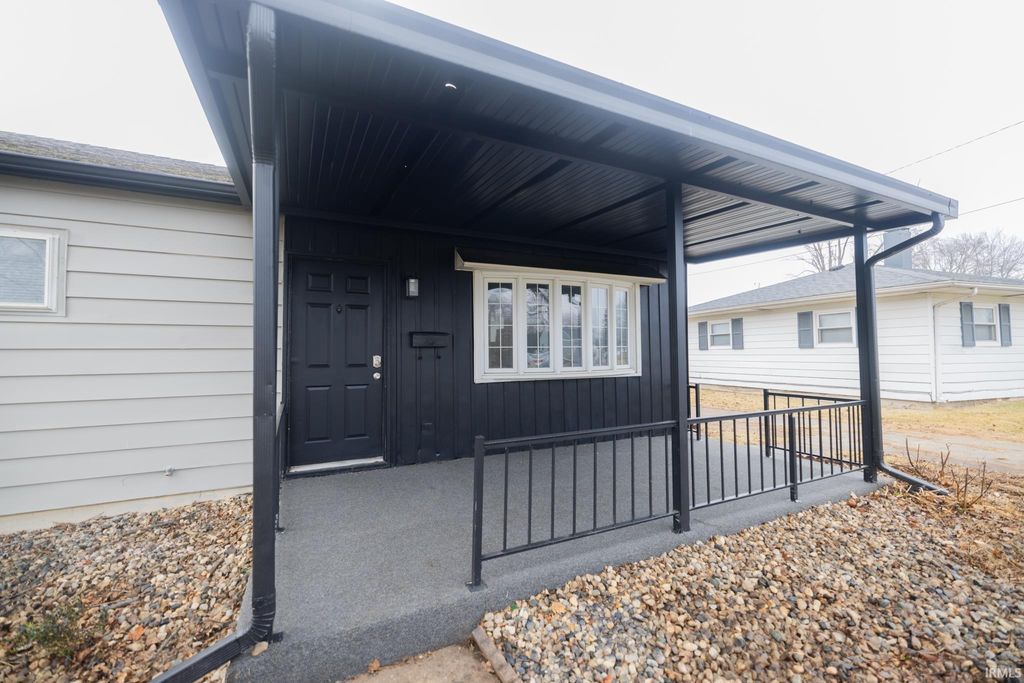 Photo of 216 Seminole Drive, Anderson, IN 46012 (MLS # 202606316)