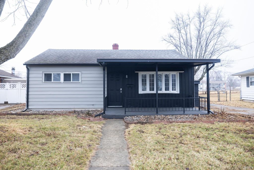 Photo of 216 Seminole Drive, Anderson, IN 46012 (MLS # 202606316)