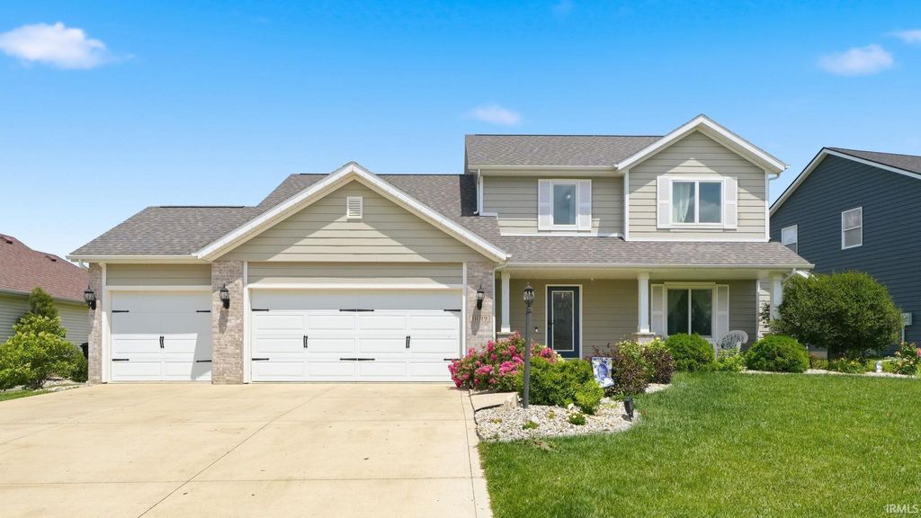 Photo of 11019 Barrymore Run, Roanoke, IN 46783 (MLS # 202626323)