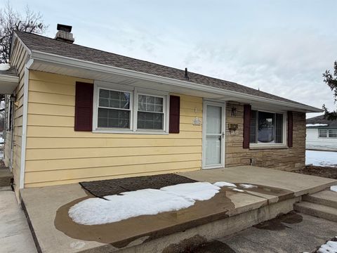 Tiny photo for 2112 W 6th Street, Marion, IN 46953 (MLS # 202604689)