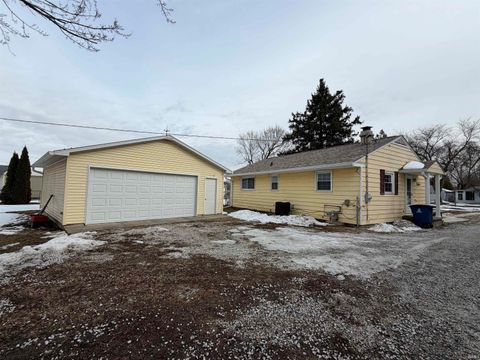 Tiny photo for 2112 W 6th Street, Marion, IN 46953 (MLS # 202604689)