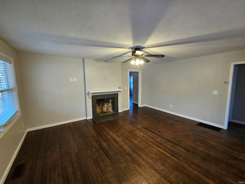 Photo of 2333 E Navaho Drive, Vincennes, IN 47591 (MLS # 202605811)