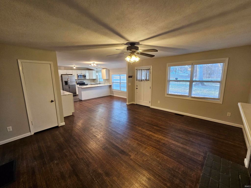 Photo of 2333 E Navaho Drive, Vincennes, IN 47591 (MLS # 202605811)