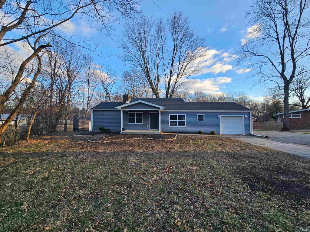 Photo of 2333 E Navaho Drive, Vincennes, IN 47591 (MLS # 202605811)