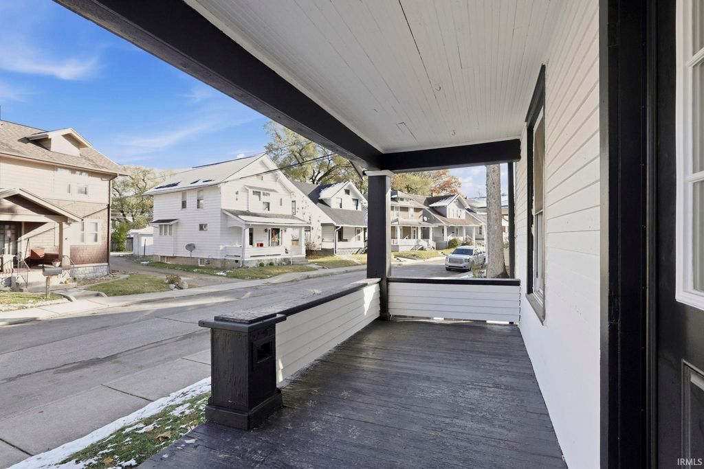 Photo of 1307 W Wildwood Avenue, Fort Wayne, IN 46807 (MLS # 202546122)