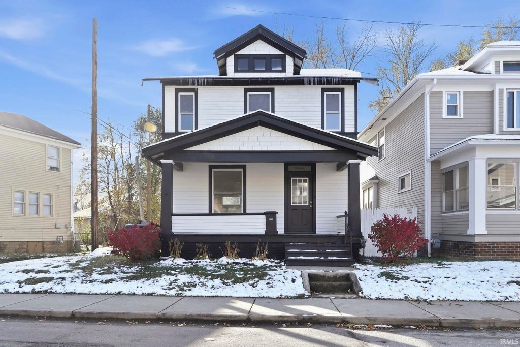 Photo of 1307 W Wildwood Avenue, Fort Wayne, IN 46807 (MLS # 202546122)