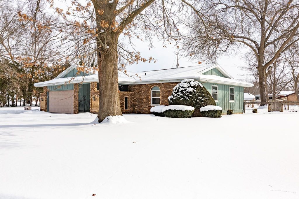 Photo of 56044 Wynnewood Drive, Osceola, IN 46561 (MLS # 202602937)