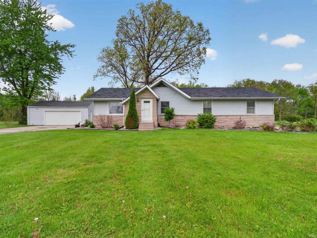 Photo of 7528 Yellow River Road, Fort Wayne, IN 46818 (MLS # 202617169)