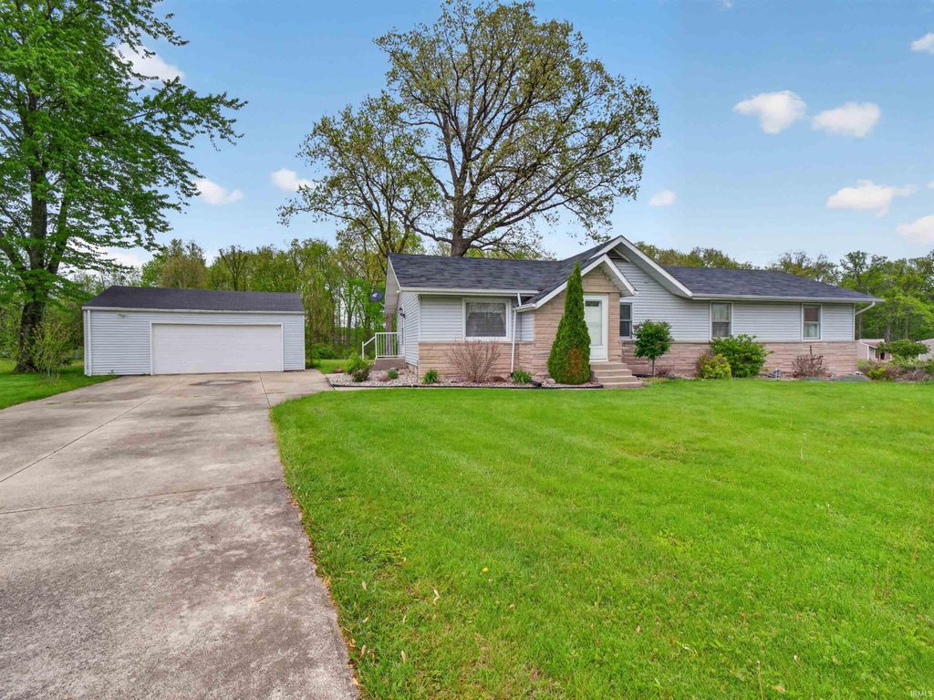 Photo of 7528 Yellow River Road, Fort Wayne, IN 46818 (MLS # 202617169)