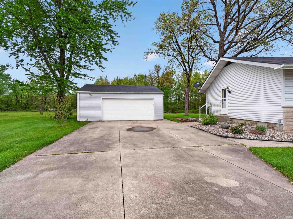 Photo of 7528 Yellow River Road, Fort Wayne, IN 46818 (MLS # 202617169)