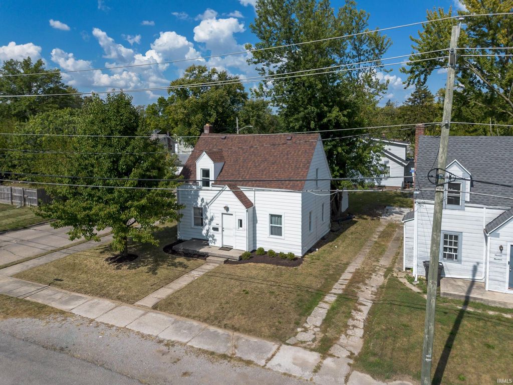 Photo of 1415 Baxter Street, Fort Wayne, IN 46806 (MLS # 202540003)