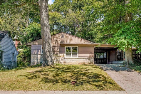 Photo of 1033 E Maxwell Lane, Bloomington, IN 47401 (MLS # 202637361)