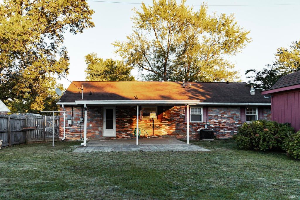 Photo of 5706 Foxboro Lane, Evansville, IN 47710 (MLS # 202541311)