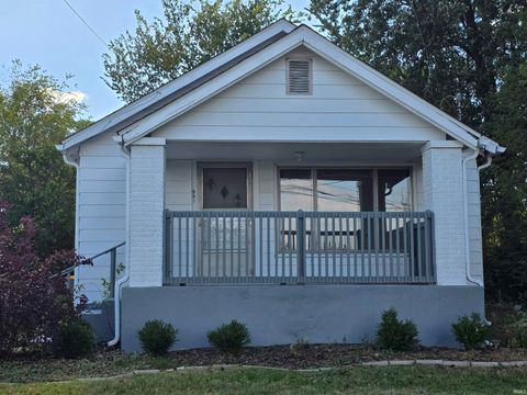 Photo of 921 W Gourley Pike, Bloomington, IN 47404 (MLS # 202541260)