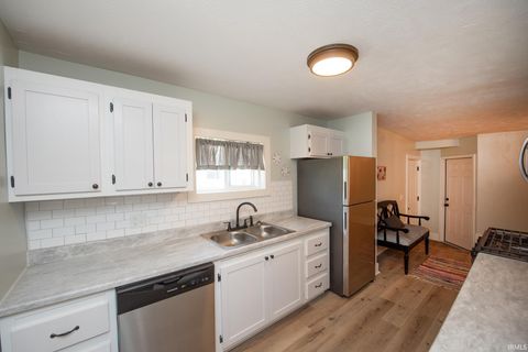 Tiny photo for 402 E 3Rd Street, Brookston, IN 47923 (MLS # 202617327)