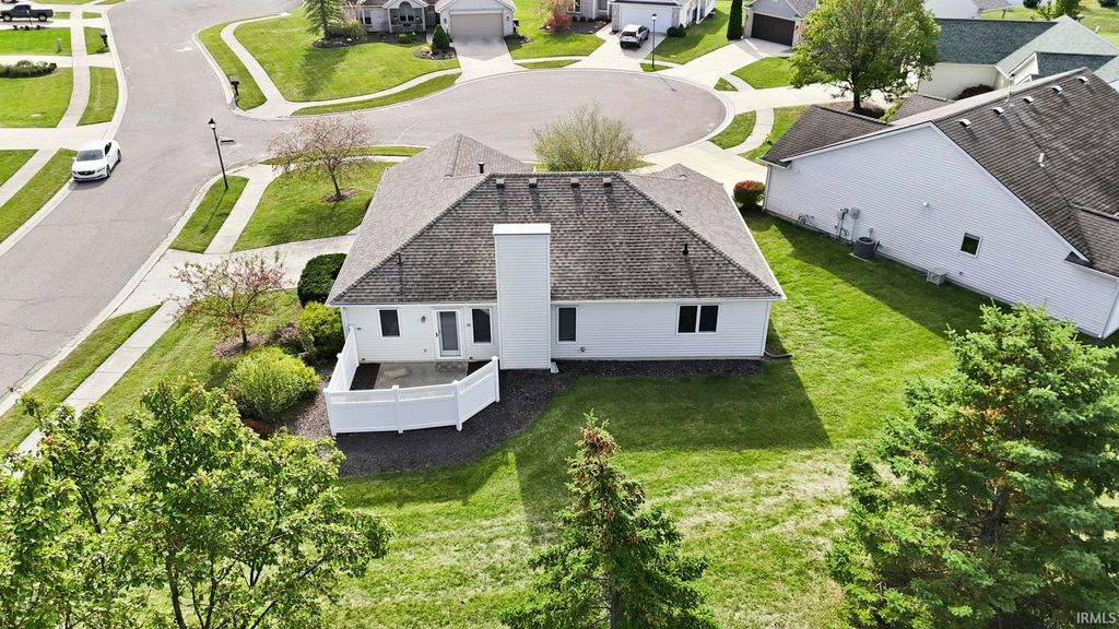 Photo of 733 Big Boulder Cove, Fort Wayne, IN 46845 (MLS # 202543689)