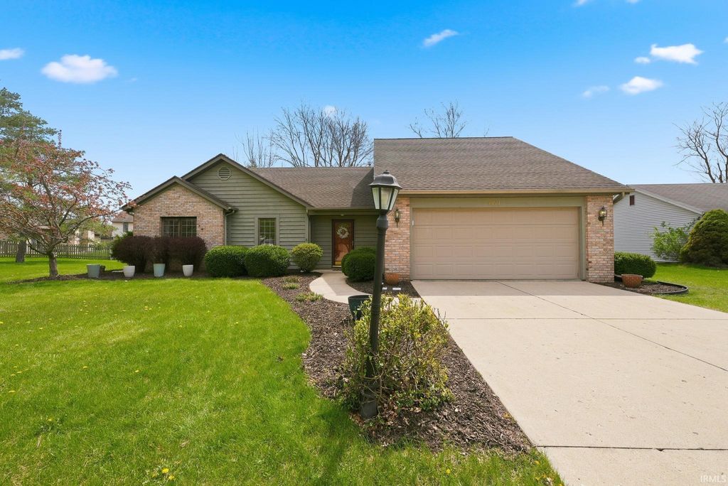 Photo of 9211 Indian Reserve Trail, Fort Wayne, IN 46804 (MLS # 202613431)