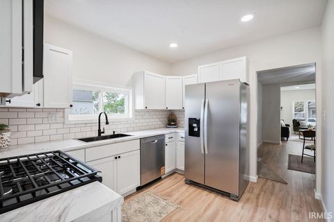 Tiny photo for 912 N COURTLAND Avenue, Kokomo, IN 46901 (MLS # 202615466)