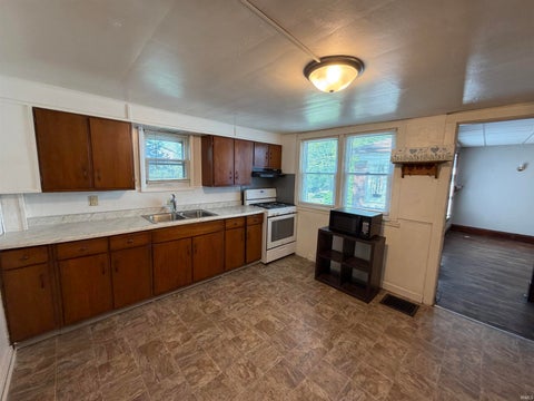 Tiny photo for 1542 N 3rd Street, Logansport, IN 46947 (MLS # 202634861)