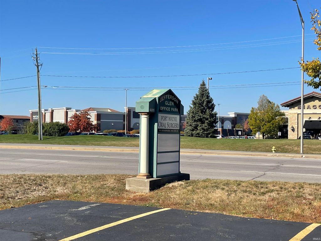 Photo of 4011 W Jefferson Boulevard #suite 225, Fort Wayne, IN 46804 (MLS # 202543687)
