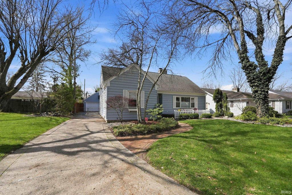 Photo of 2205 Indian Village Boulevard, Fort Wayne, IN 46809 (MLS # 202612024)