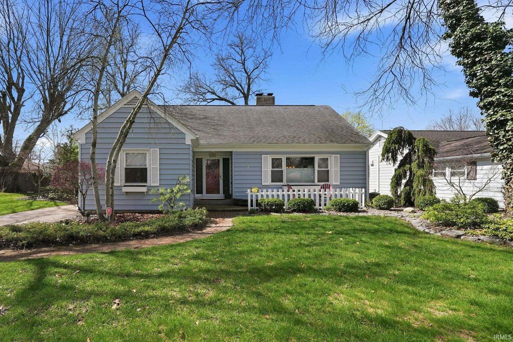 Photo of 2205 Indian Village Boulevard, Fort Wayne, IN 46809 (MLS # 202612024)