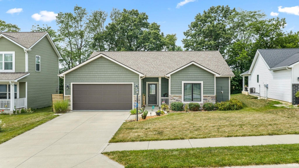 Photo of 16811 Hatstick Court, Fort Wayne, IN 46845 (MLS # 202631284)