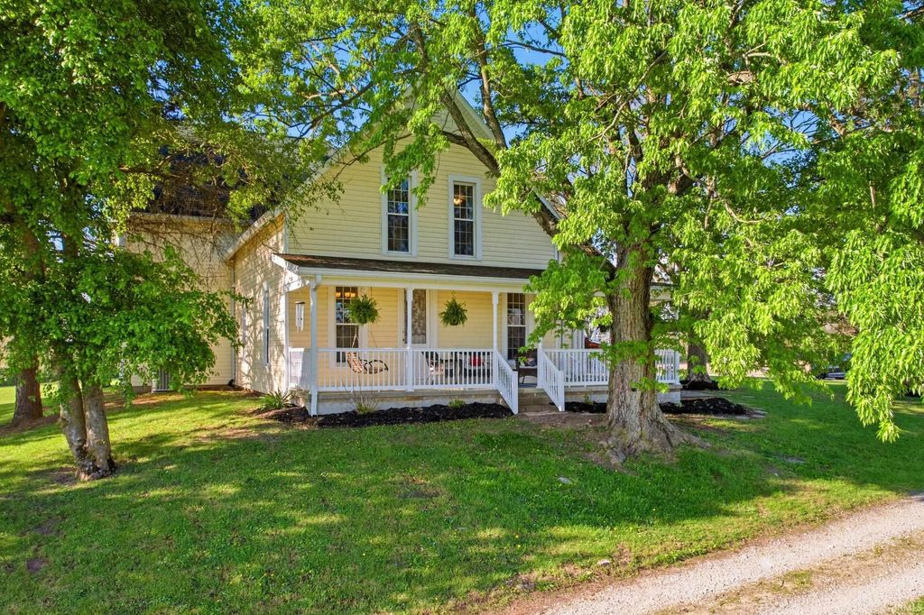 Photo of 8025 N County Road 500 East, Mooreland, IN 47360 (MLS # 202614481)