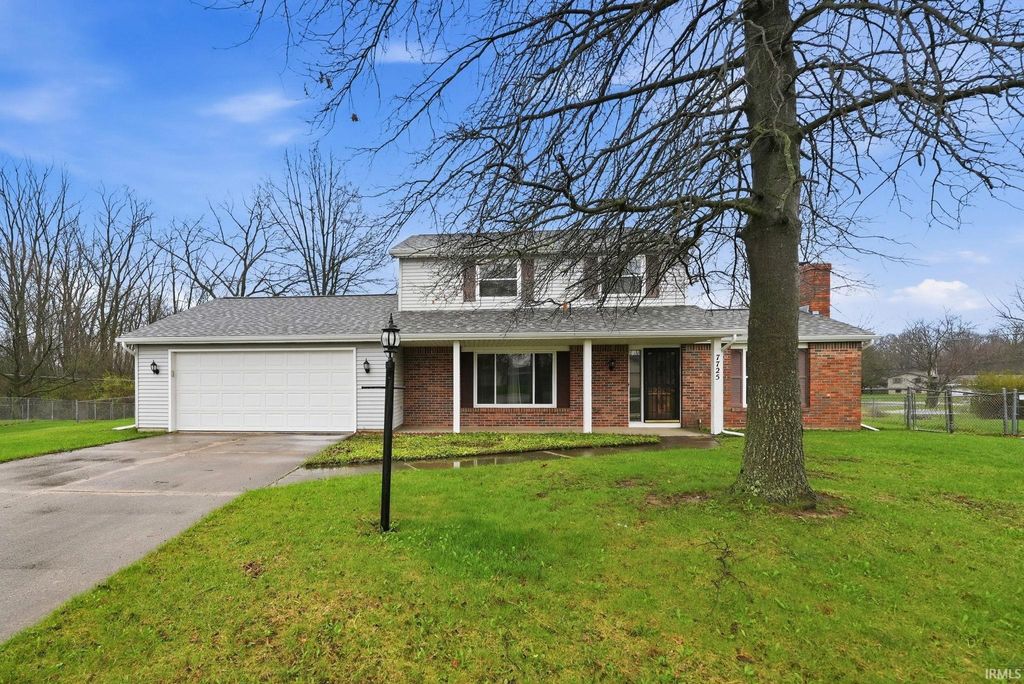 Photo of 7725 Evanwood Court, Fort Wayne, IN 46816 (MLS # 202611178)