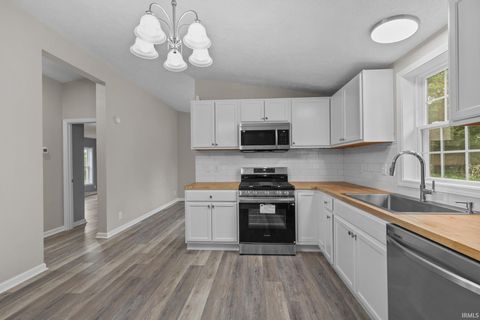 Tiny photo for 101 Clayton Street, Rochester, IN 46975 (MLS # 202627249)