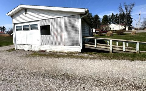 Tiny photo for 3707 Tunnelton Road, Bedford, IN 47421 (MLS # 202609661)