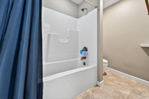 Tiny photo for 1233 Canterview Way, Kokomo, IN 46901 (MLS # 202535678)