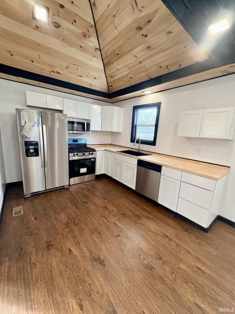 Tiny photo for 619 W Jackson Street, Kokomo, IN 46901 (MLS # 202604629)