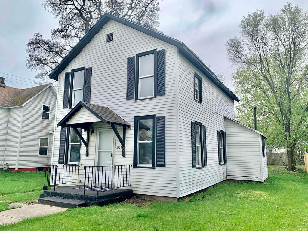 Photo of 1007 Mason Street, Elkhart, IN 46516 (MLS # 202606201)