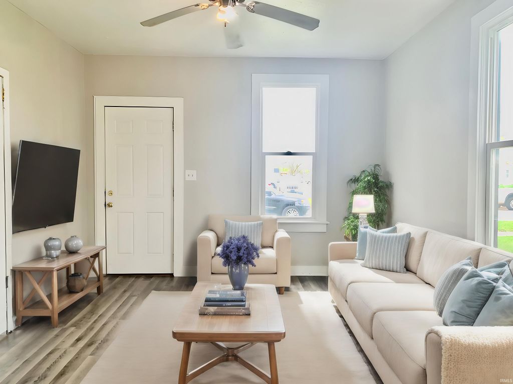 Photo of 1007 Mason Street, Elkhart, IN 46516 (MLS # 202606201)