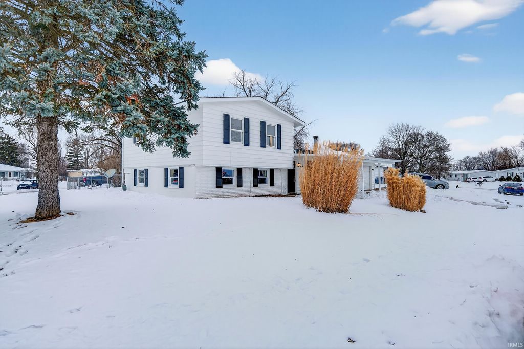 Photo of 5906 Mendota Drive, Kokomo, IN 46901 (MLS # 202603709)