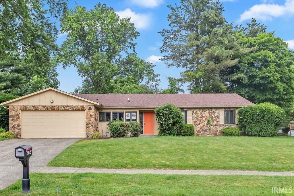 Photo of 4304 E Walpole Lane, Bloomington, IN 47408 (MLS # 202620353)